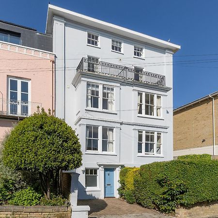 Cliffhanger 18 Castle Road Cowes  Luaran gambar