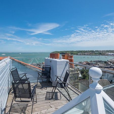 Cliffhanger 18 Castle Road Cowes  Luaran gambar