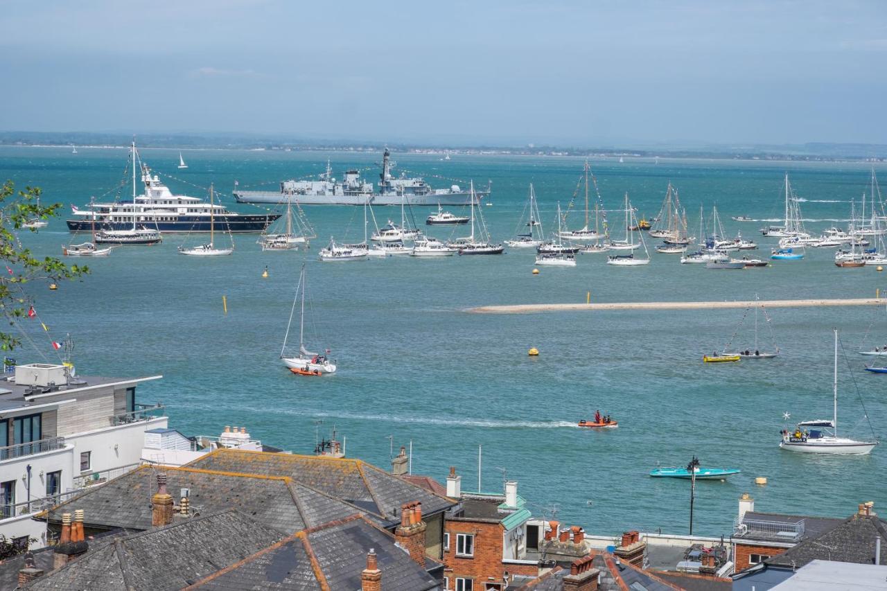 Cliffhanger 18 Castle Road Cowes  Luaran gambar
