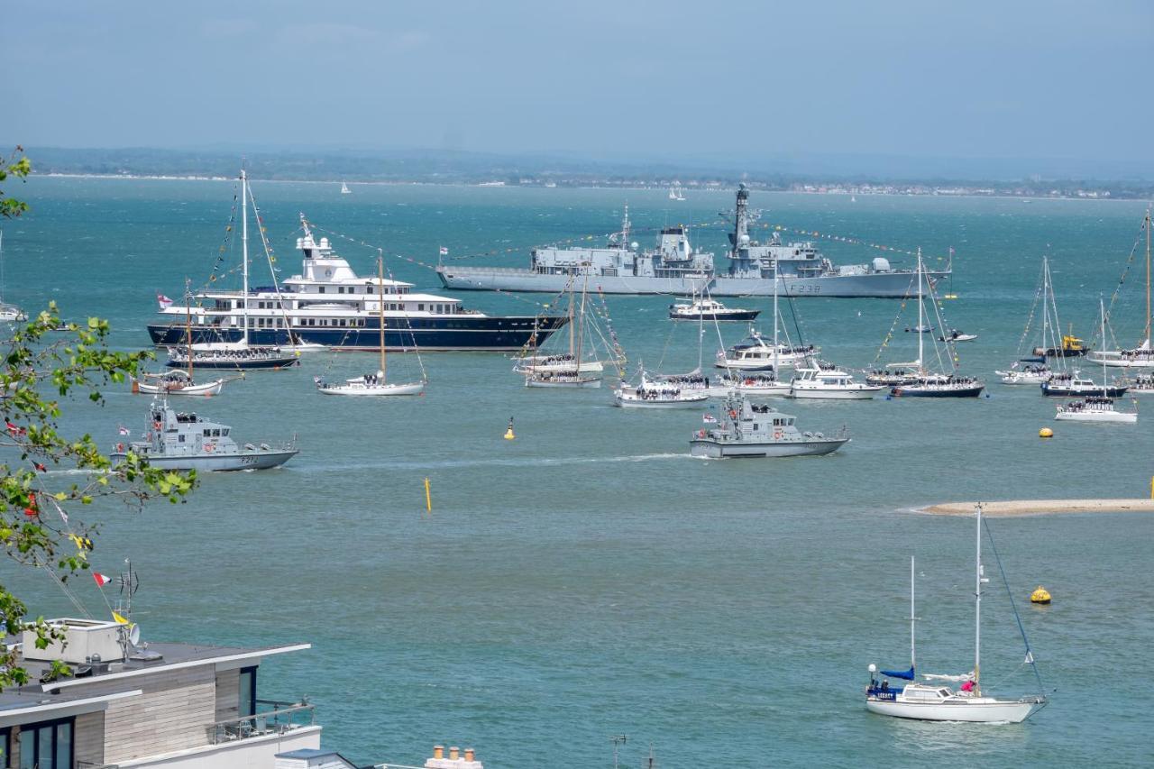Cliffhanger 18 Castle Road Cowes  Luaran gambar