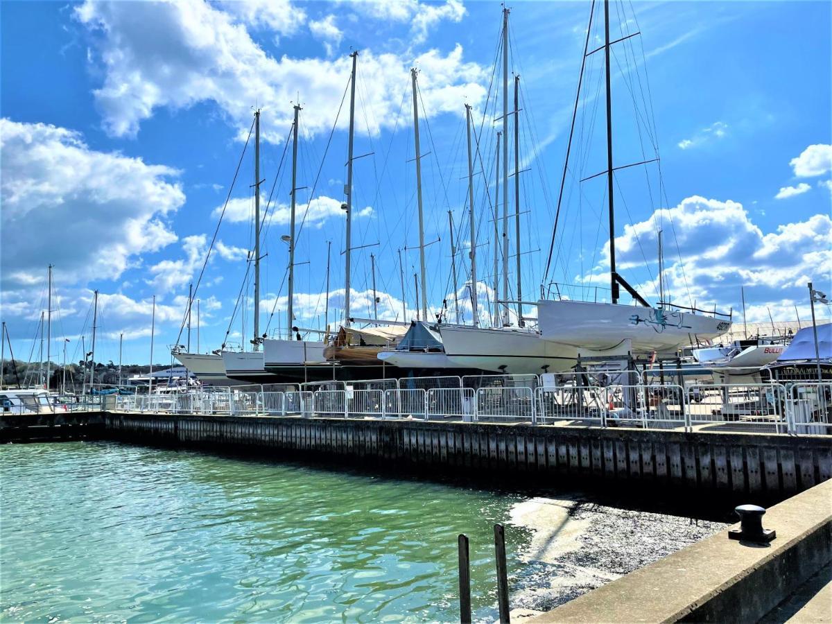 Cliffhanger 18 Castle Road Cowes  Luaran gambar