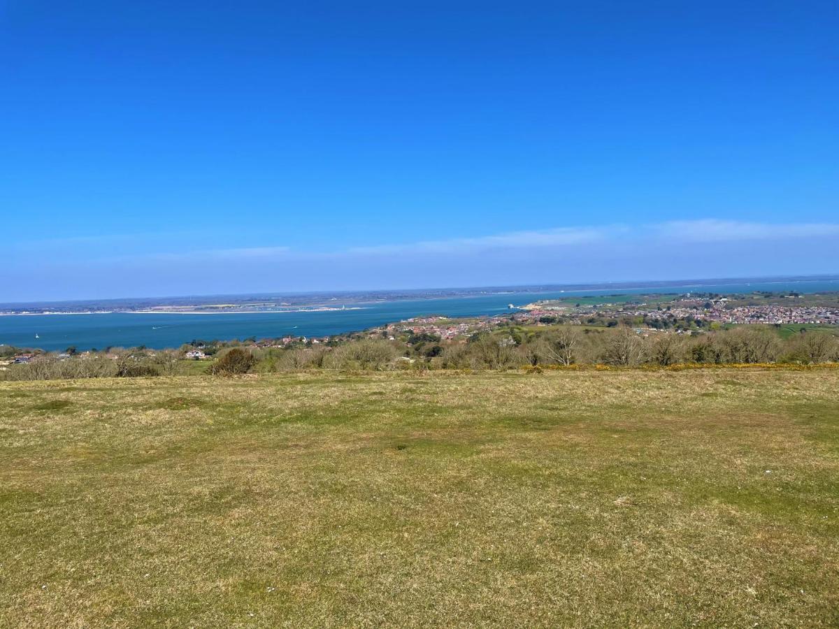 Cliffhanger 18 Castle Road Cowes  Luaran gambar