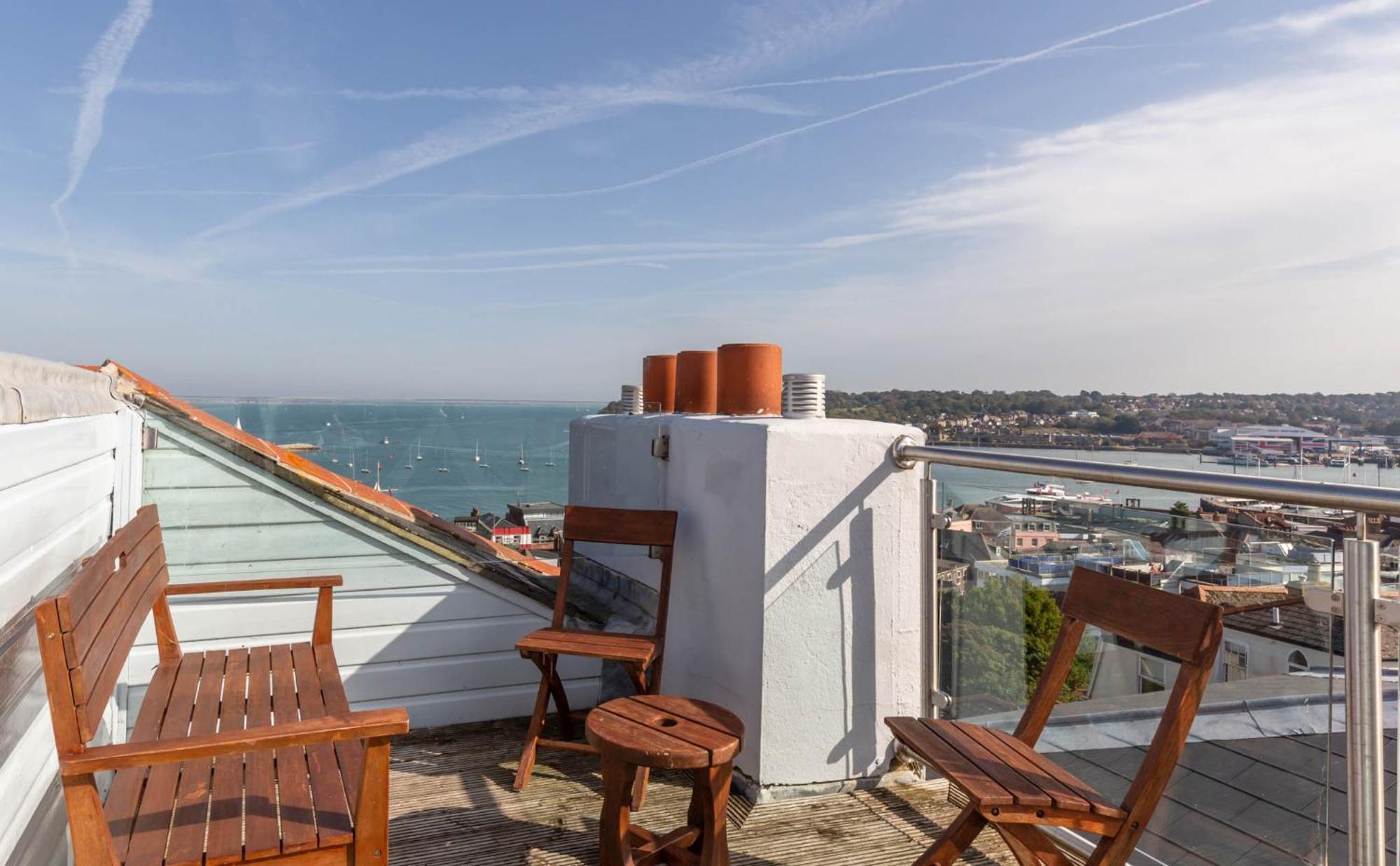 Cliffhanger 18 Castle Road Cowes  Luaran gambar