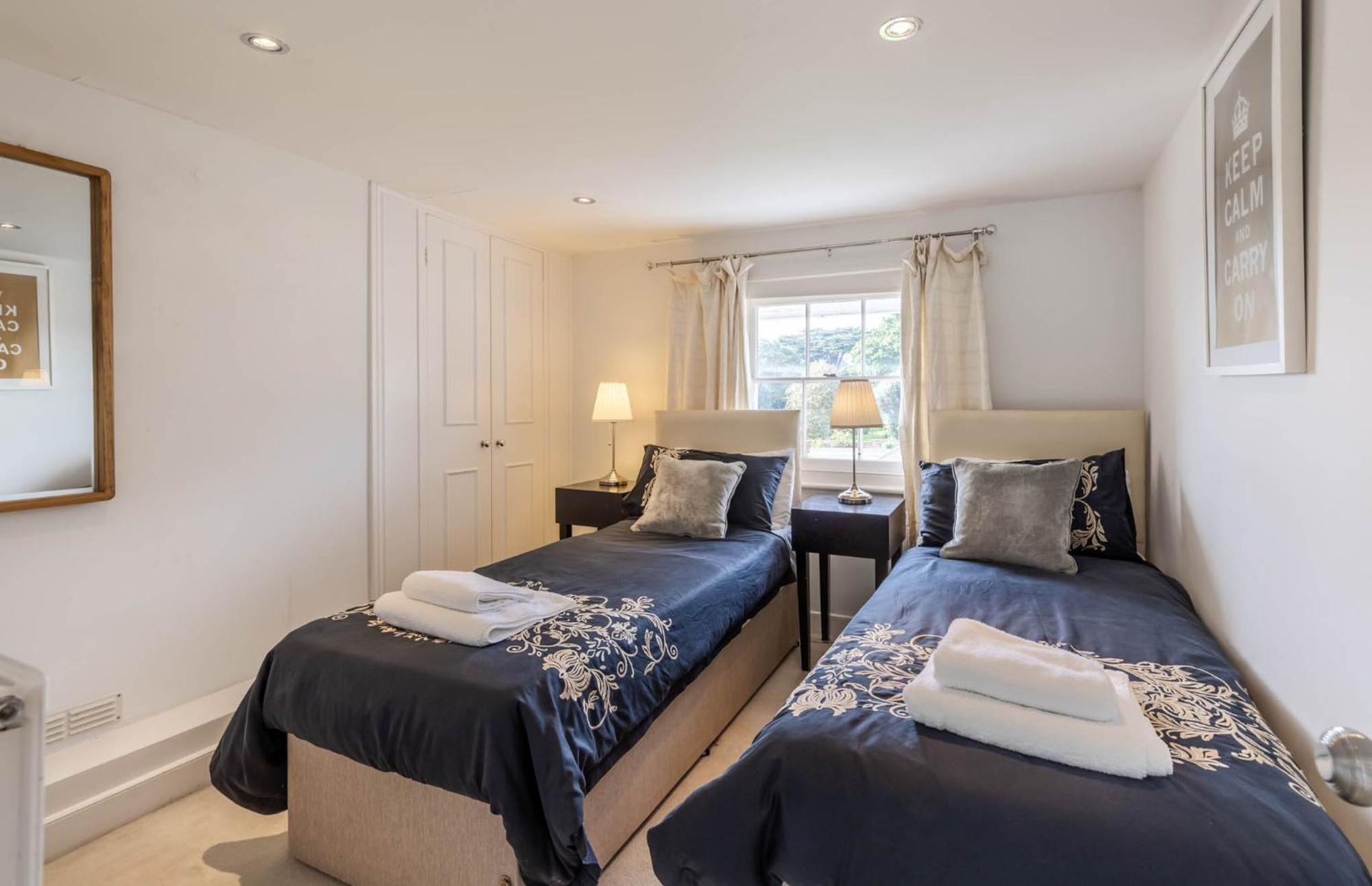 Cliffhanger 18 Castle Road Cowes  Luaran gambar