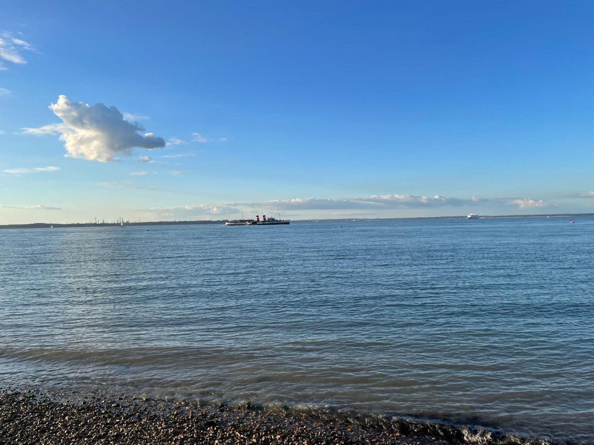 Cliffhanger 18 Castle Road Cowes  Luaran gambar