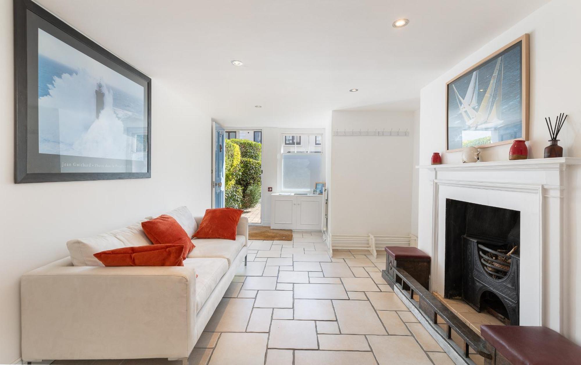 Cliffhanger 18 Castle Road Cowes  Luaran gambar
